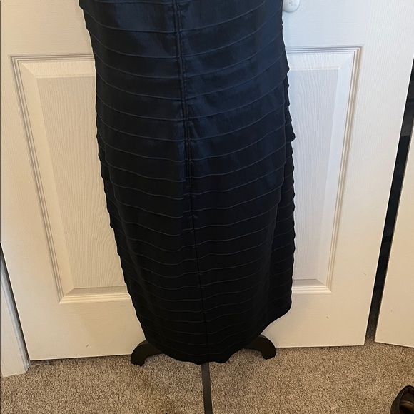Tadashi Shoji Navy Blue Rosette Tiered Shutter Pleat Dress Size 14 Cocktail - Picture 6 of 12